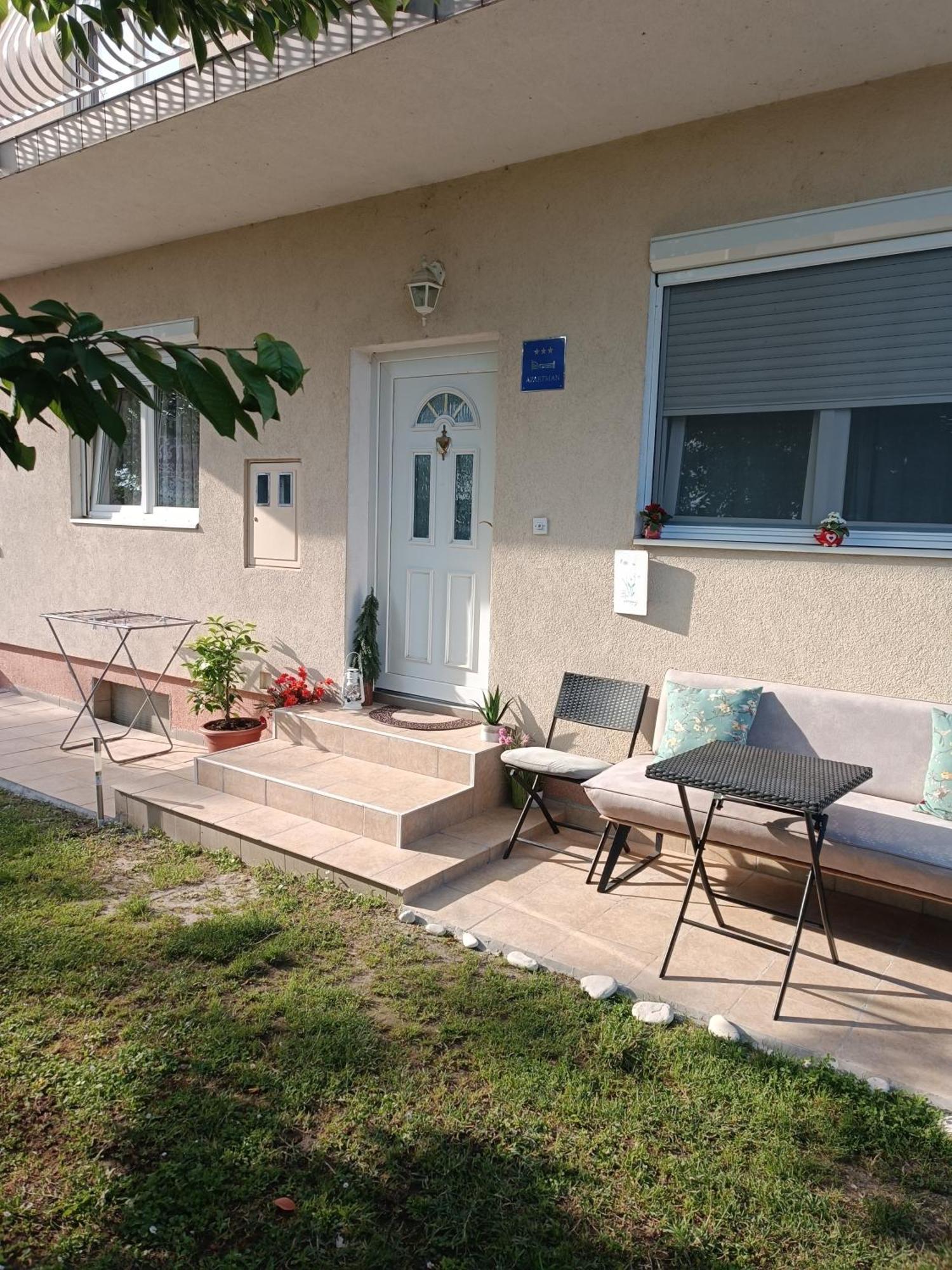 Apartma Na Jezeru *
